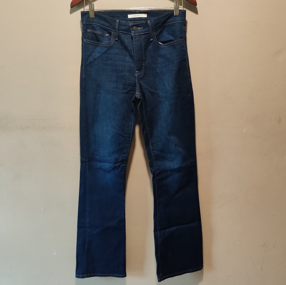 Levi's Slimming Boot Cut Size 29